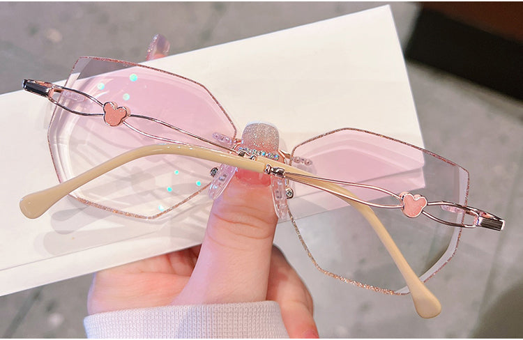 Model 682 Women Decorative Plain Glasses Big Lens With Heart Anti Blue Light Computer Custom Myopia Rimless Eyewear Mouse Pattern Frame