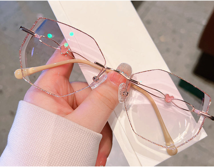 Model 682 Women Decorative Plain Glasses Big Lens With Heart Anti Blue Light Computer Custom Myopia Rimless Eyewear Mouse Pattern Frame